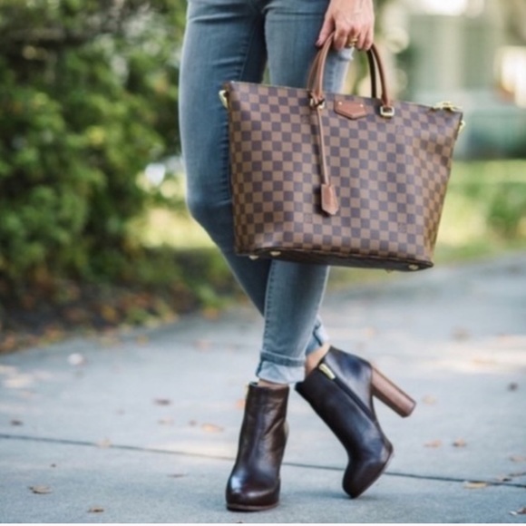 Like New! Vince Camuto 'Grenadine' Black Leather Ankle Stacked Heel Bootie * - Picture 2 of 9